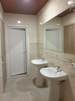 Хостелы Sweet Home Днепр Кровать в общем номере с 4 кроватями-20